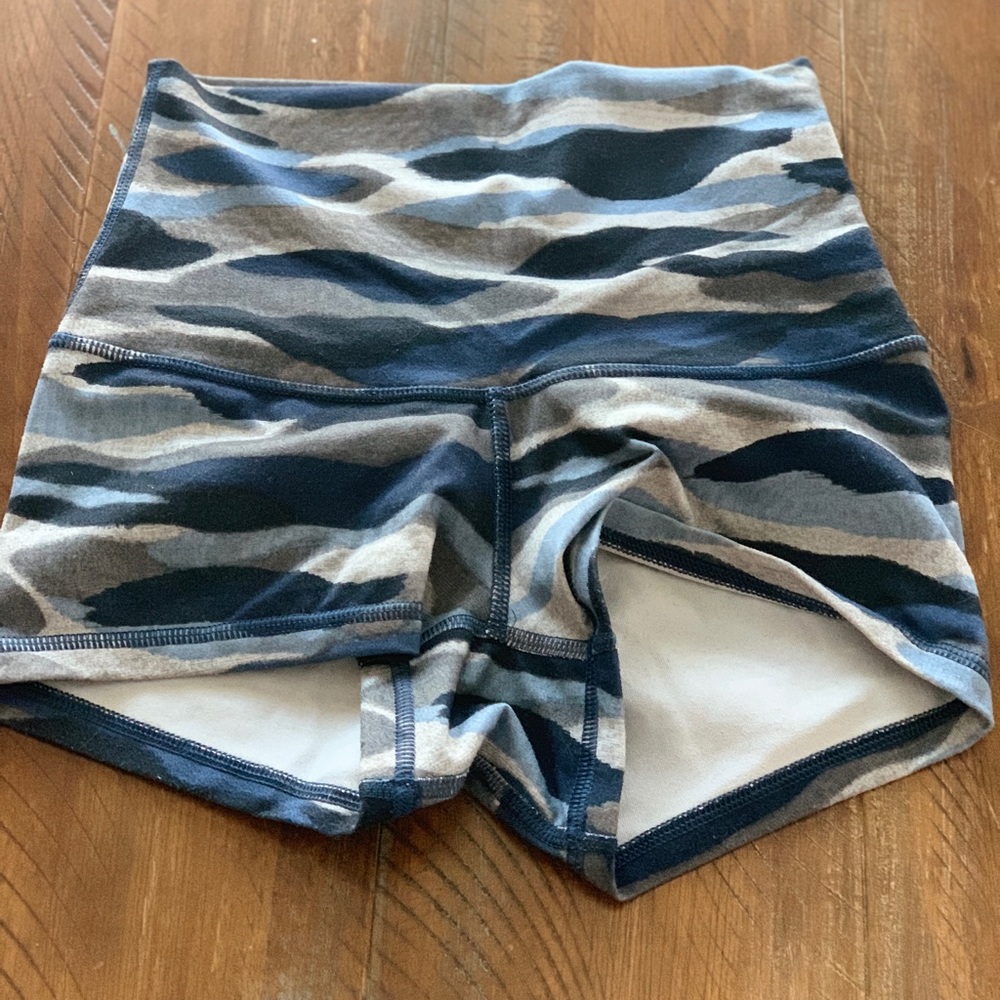 EUC Lululemon Athletic Shorts size 2